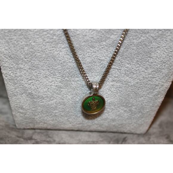 Cute Vintage c1980 Turtle Mood Necklace w/ 24" Silver-Tone Box Chain - Picture 2 of 9